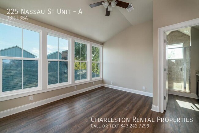 Building Photo - 225 Nassau St