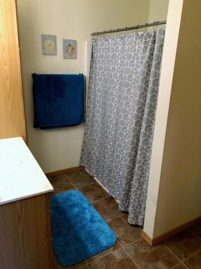 Building Photo - 3 Bedroom Townhome in South Fargo