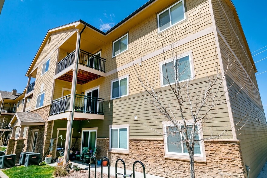 Building Photo - Elkhorn Apartments