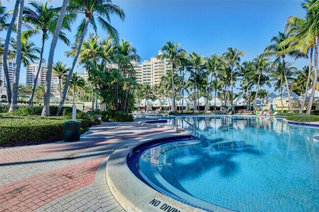 Building Photo - 781 Crandon Blvd