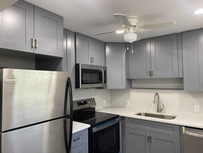 Building Photo - 256 Mansfield F