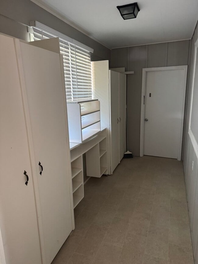 Building Photo - 3 Bedroom Ranch - Upper Arlington, OH