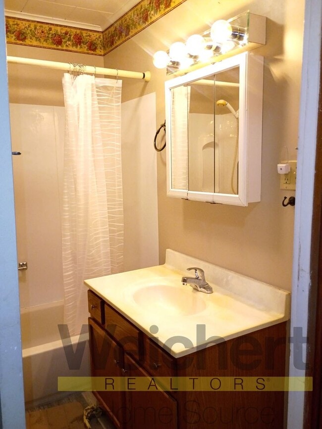 Building Photo - Charming 2-Bedroom Home for Rent – Great L...