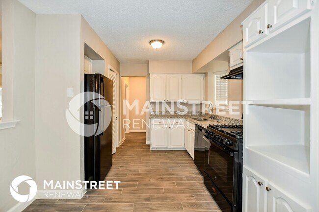 Building Photo - 926 Wateka Way