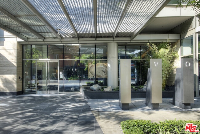 Building Photo - 1155 S Grand Ave