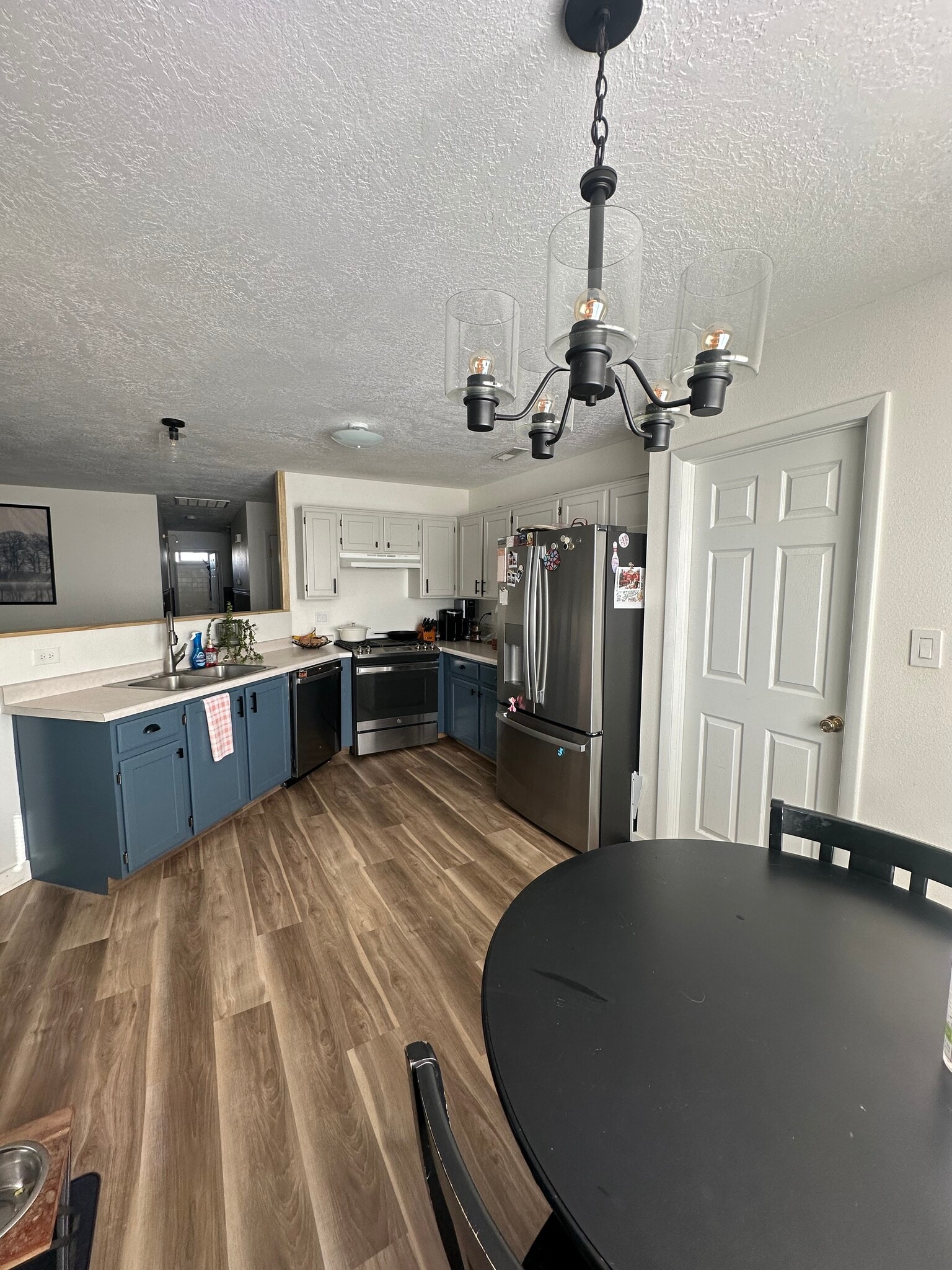 Building Photo - 1097 N Cedar Blvd