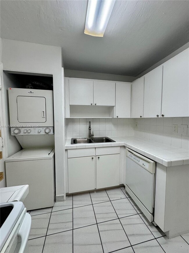 Building Photo - 13700 SW 62nd St