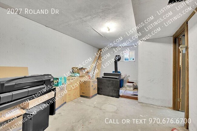 Building Photo - 2027 Roland Dr