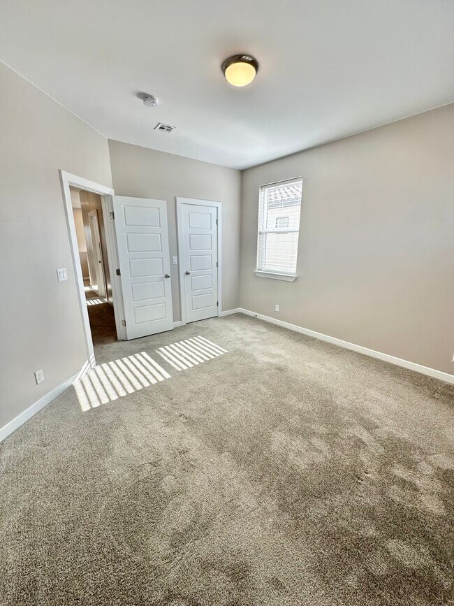 Building Photo - 797 Red Marble Ln