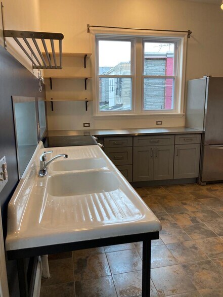 kitchen sink & counter space - 2110 E Clearfield St
