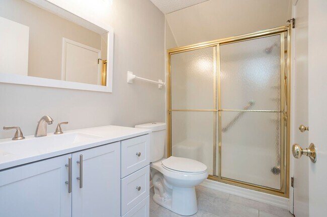 Building Photo - 5419 Hickory Park Dr