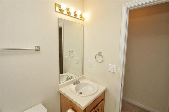 Building Photo - 2510 Fort Daniels Dr NE