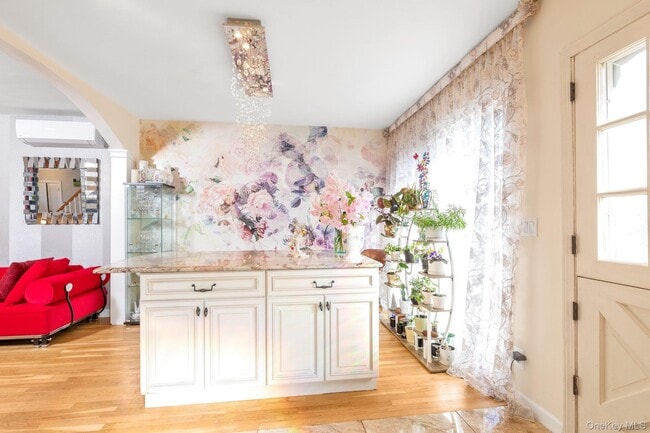 Building Photo - 1815 Schermerhorn St