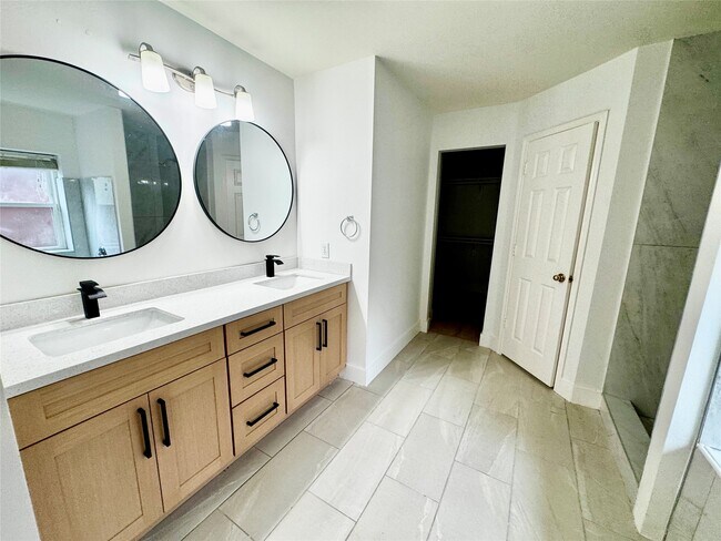 Building Photo - 19622 Sasquatch Dr