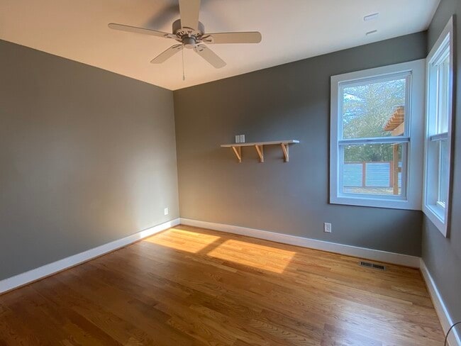 Building Photo - 906 Culpepper Ln