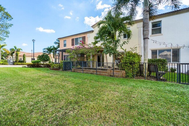 Building Photo - 8429 Cocoplum Sound Ln