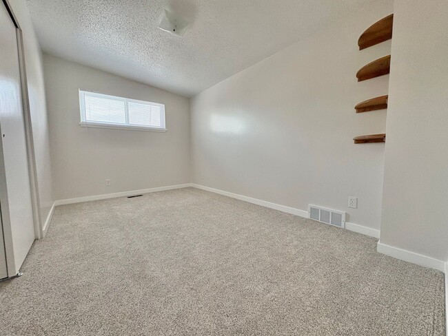 Building Photo - Renovated 3 Bed Home with Huge Yard & 2-Car Garage