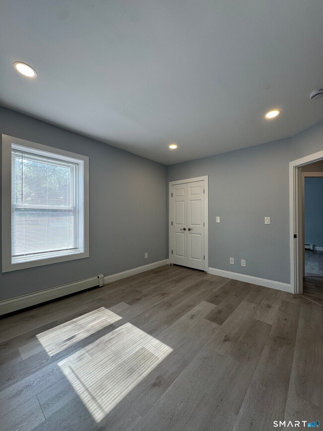 Building Photo - 40 Clarks Hill Ave