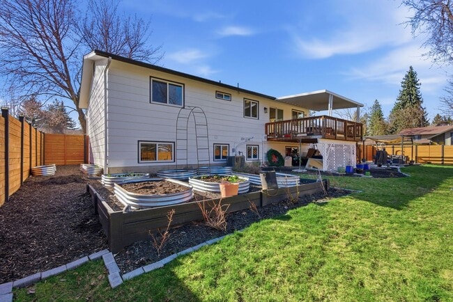 Building Photo - Stunning Fully Renovated 4BR + Bonus on Spokane's South Hill - Chef's Kitchen, 2-Car Garage & Bac...