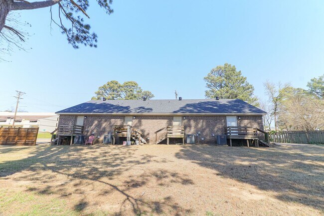 Building Photo - Luxury 1 Bedroom Downtown Jonesboro!