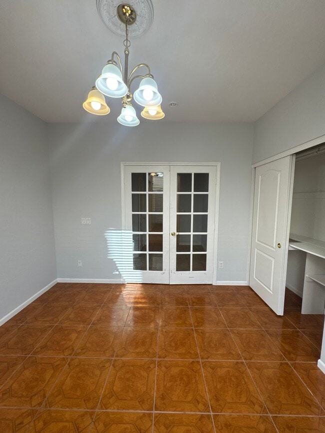 Building Photo - Upgraded home in Glendale with Pool