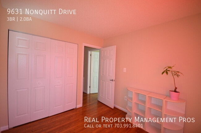 Building Photo - 9631 Nonquitt Dr