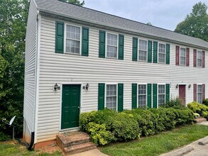 Building Photo - 408 Alta Ln