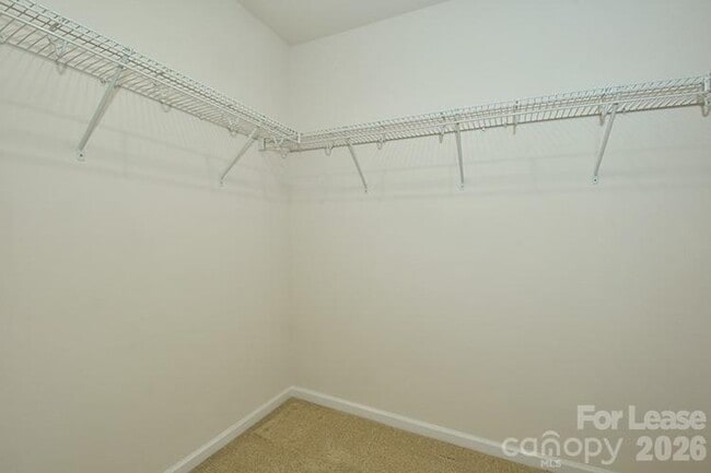 Building Photo - 6153 Sylvan Dr