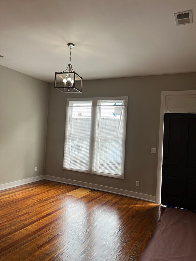 Primary Photo - Beautifully Renovated 2-bedroom Home in Sh...