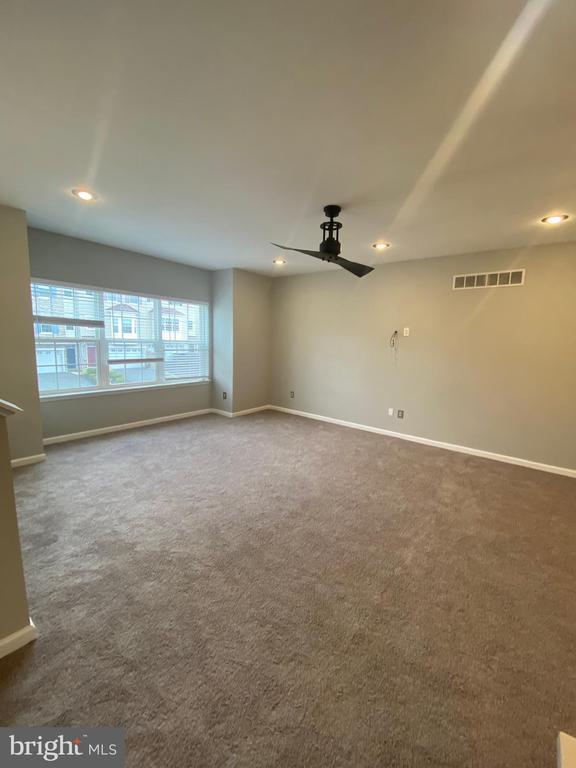 Building Photo - 640 Jacobsen Cir