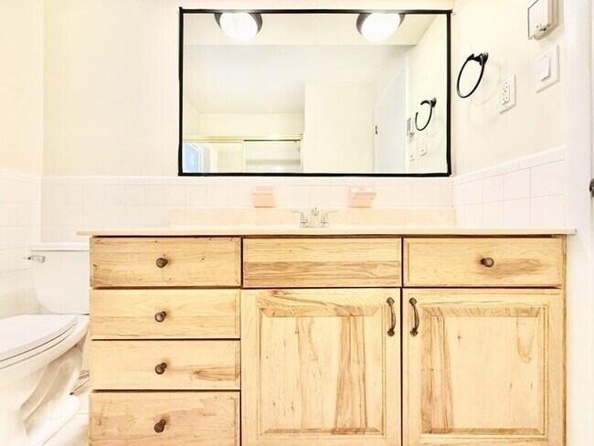 Building Photo - 13788 Montego Dr