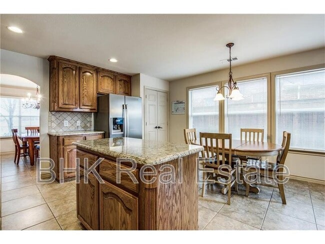 Building Photo - 11861 Tyler Dr