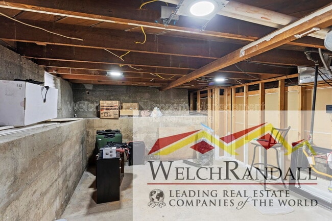 Building Photo - 825 27th St