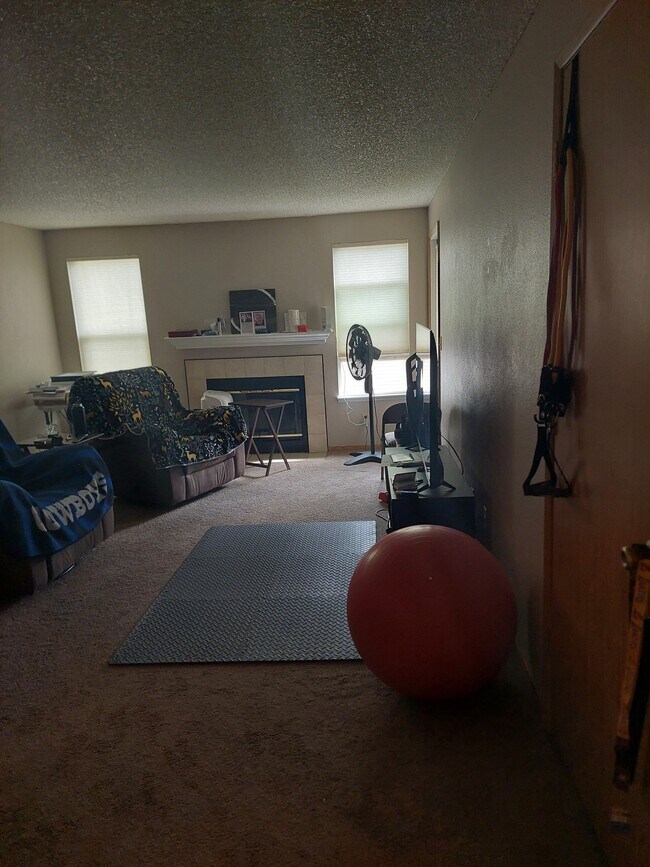 Building Photo - 13216 NE Salmon Creek Ave