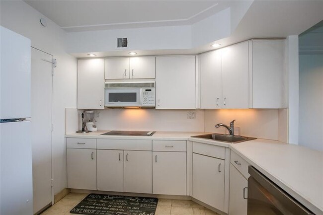 Building Photo - 2500 E Las Olas Blvd