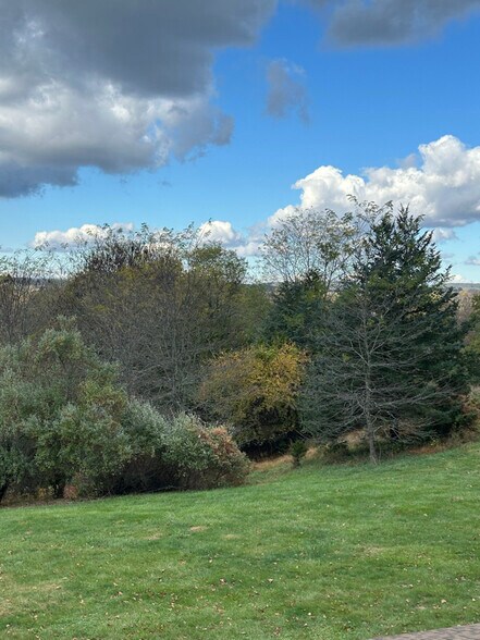 Building Photo - 36 Highland Cir