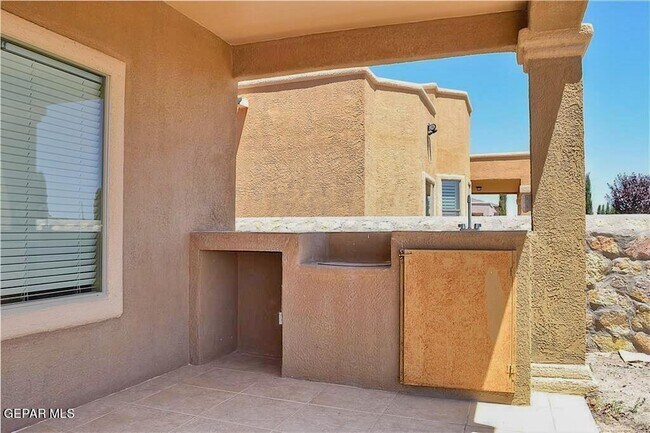 Building Photo - 14016 Rainbow Point Dr