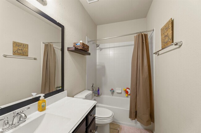 Building Photo - 2135 Harmon Crest Ct