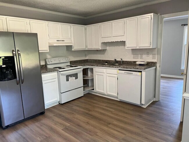 Building Photo - Room in House on Newfoundland Ct