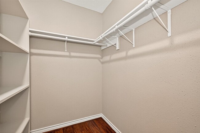 Building Photo - 9022 Wilcrest Dr