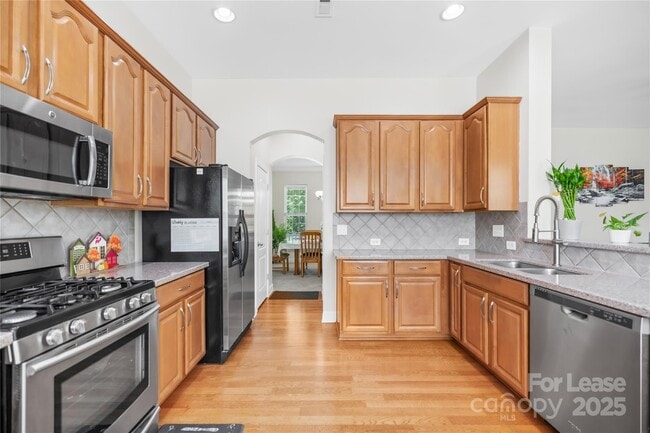 Building Photo - 10732 Alvarado Way