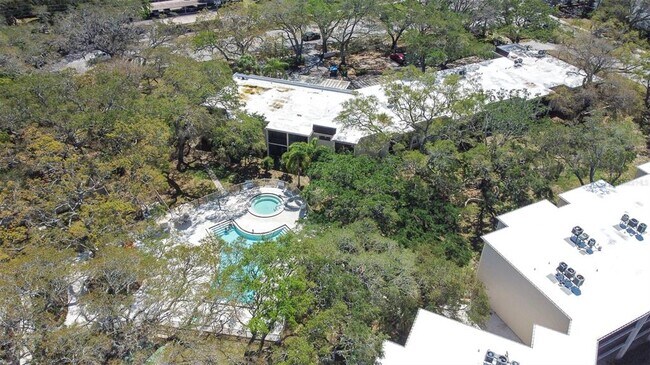 Building Photo - 820 Patricia Ave