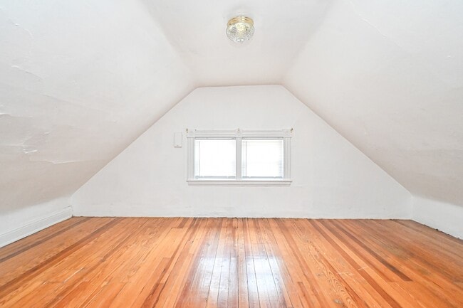 Building Photo - 4221 Bell St