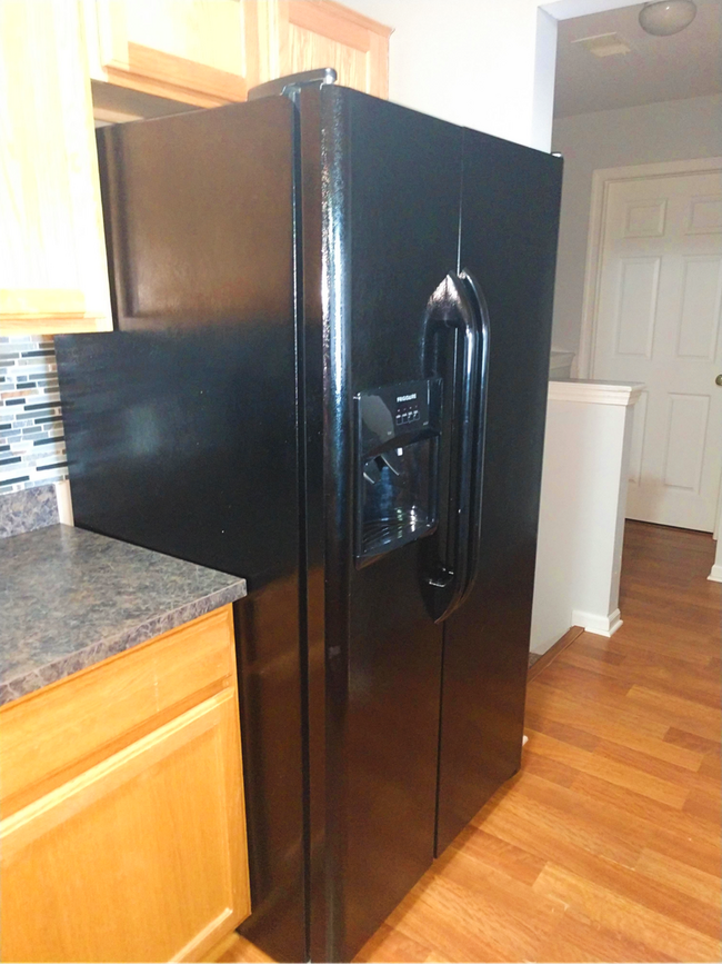 Building Photo - Upper Condo in Woodside Meadows