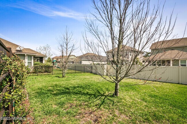 Building Photo - 99 Pondside Ln