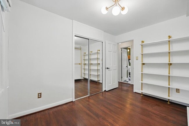 Building Photo - 7910 Bayberry Dr