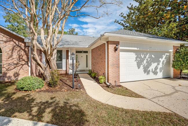 Building Photo - 114 Dana Pointe