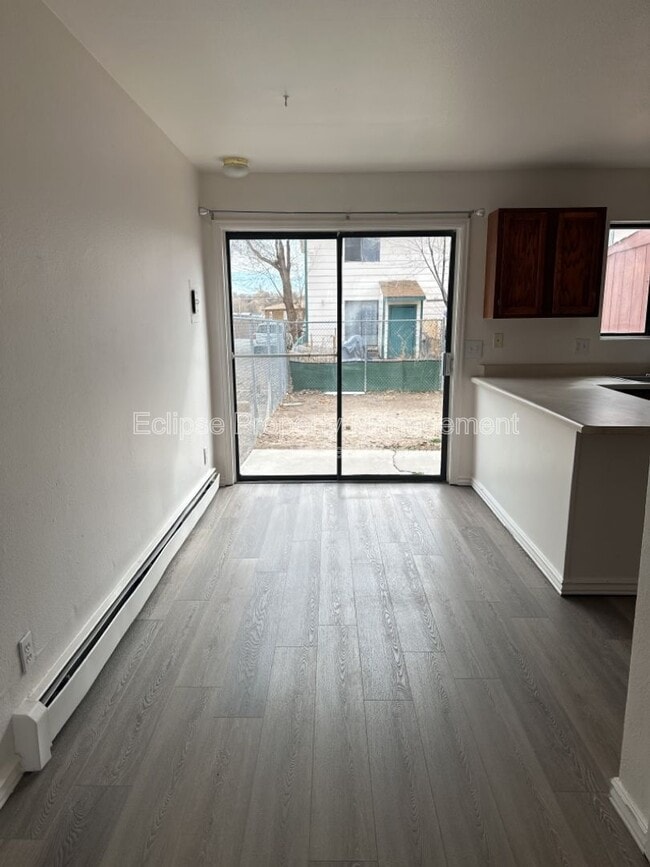 Building Photo - 3247 Main St