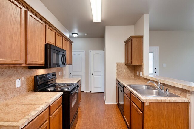 Building Photo - Beautiful 3 Bedroom Townhome located in Lavon,Texas!