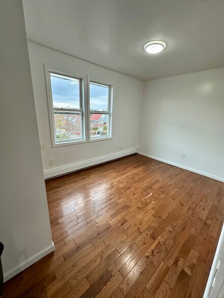 Building Photo - 37 Independence St